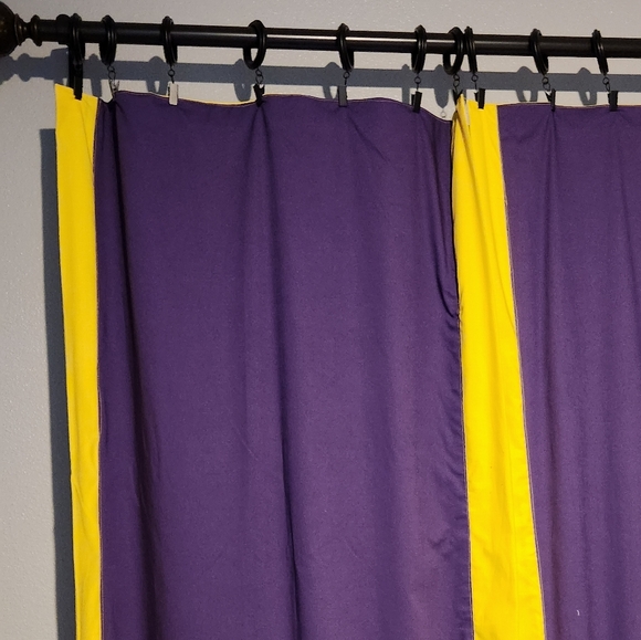 Bedding and curtains full size comforter thread count 200. Curtains and pillow - Picture 3 of 4